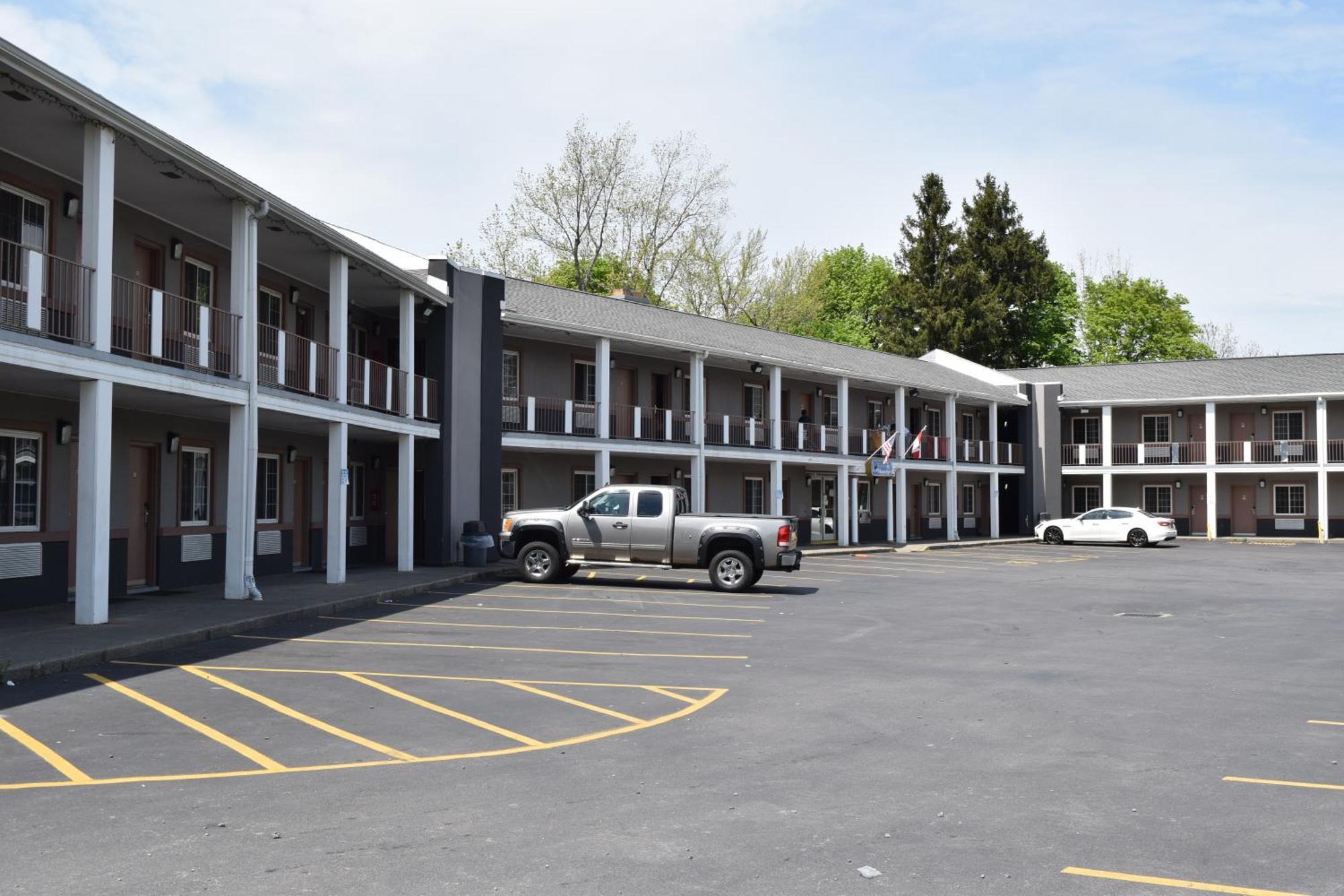 University Manor Inn Buffalo Exteriör bild